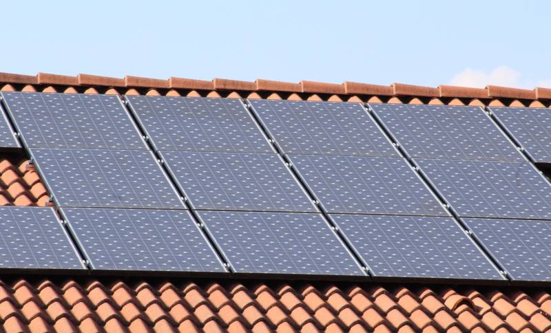 le nettoyage en sécurité de votre panneaux photovoltaïques par pulvérisation avec un drone à Saint Jean de Védas près de Montpellier